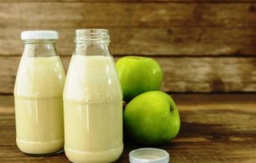 Jablková diéta na chudnutie - jablkové smoothie vo fľaši