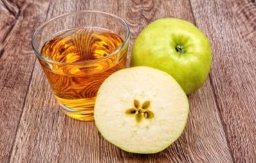 jablkova šťava a jablko pri diéte